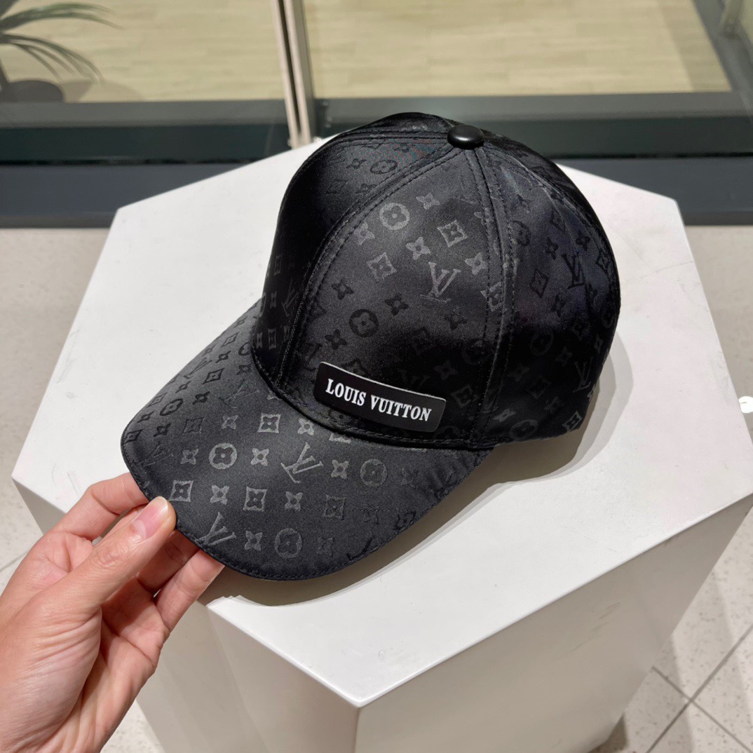 【LV】专柜新款棒球帽，大牌同步，超好搭配，出货！