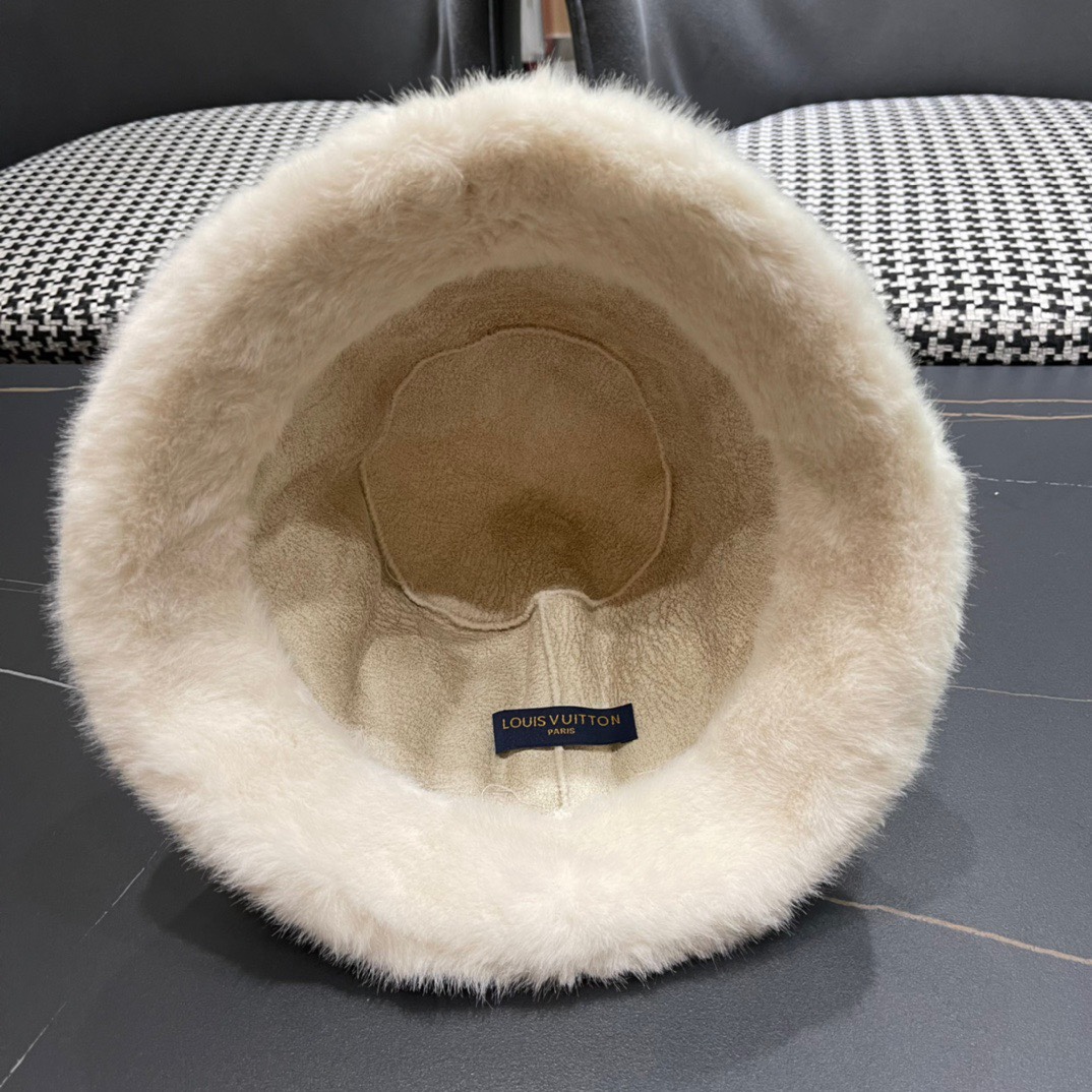 LV路易威登】2024新款男女款毛绒保暖大牌渔夫帽，超好搭配，闭眼入的一款