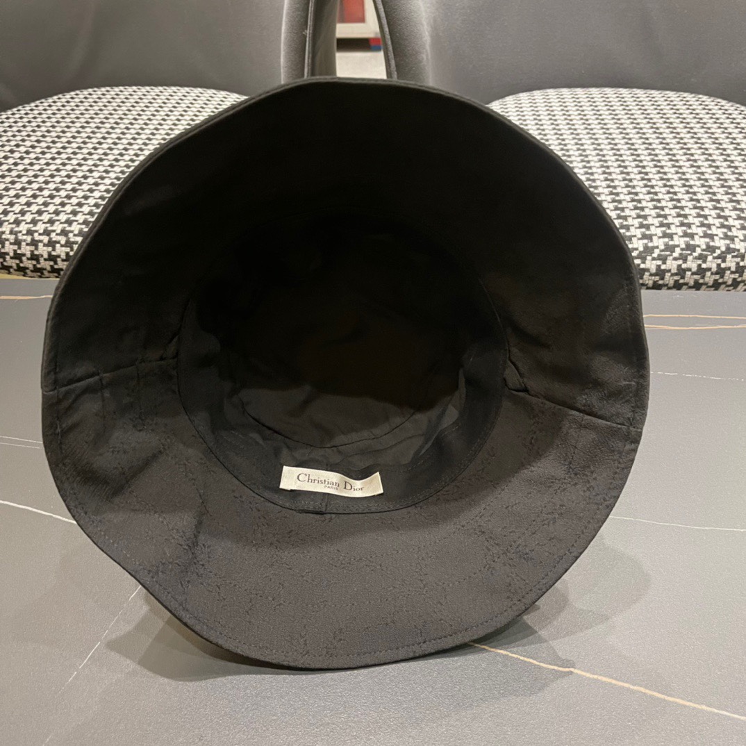   Dior 迪奥 2024春新款渔夫帽， 精致純也格调很有感觉，很酷很时尚，质量超赞