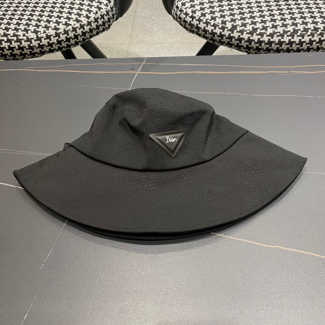   Dior 迪奥 2024春新款渔夫帽， 精致純也格调很有感觉，很酷很时尚，质量超赞