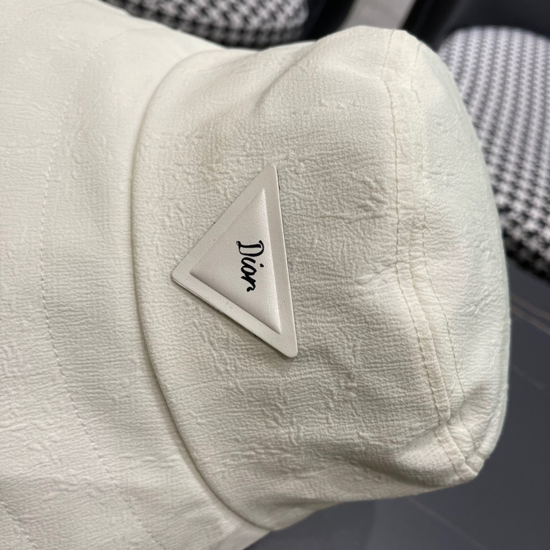   Dior 迪奥 2024春新款渔夫帽， 精致純也格调很有感觉，很酷很时尚，质量超赞