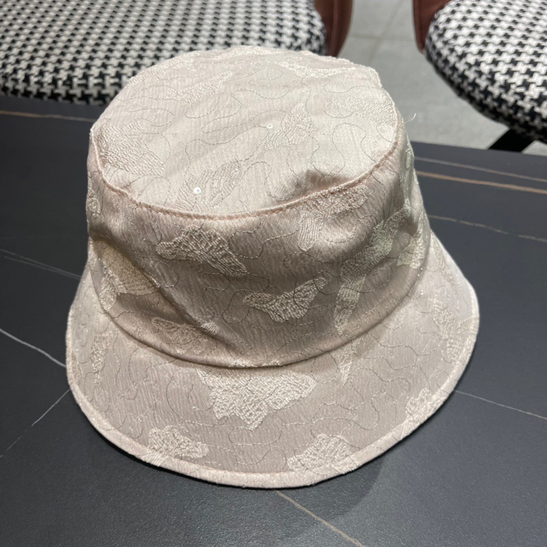 
Dior(迪奥)2024新款渔夫帽， 精致純也格调很有感觉，很酷很时尚，质量超赞