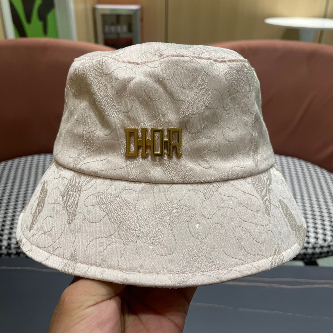 
Dior(迪奥)2024新款渔夫帽， 精致純也格调很有感觉，很酷很时尚，质量超赞