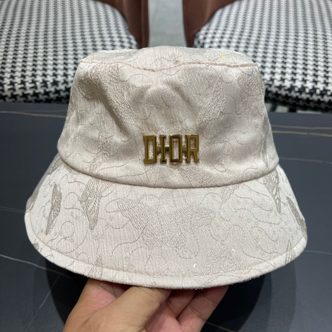 
Dior(迪奥)2024新款渔夫帽， 精致純也格调很有感觉，很酷很时尚，质量超赞