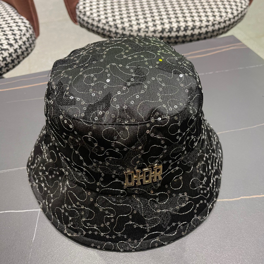 
Dior(迪奥)2024新款渔夫帽， 精致純也格调很有感觉，很酷很时尚，质量超赞