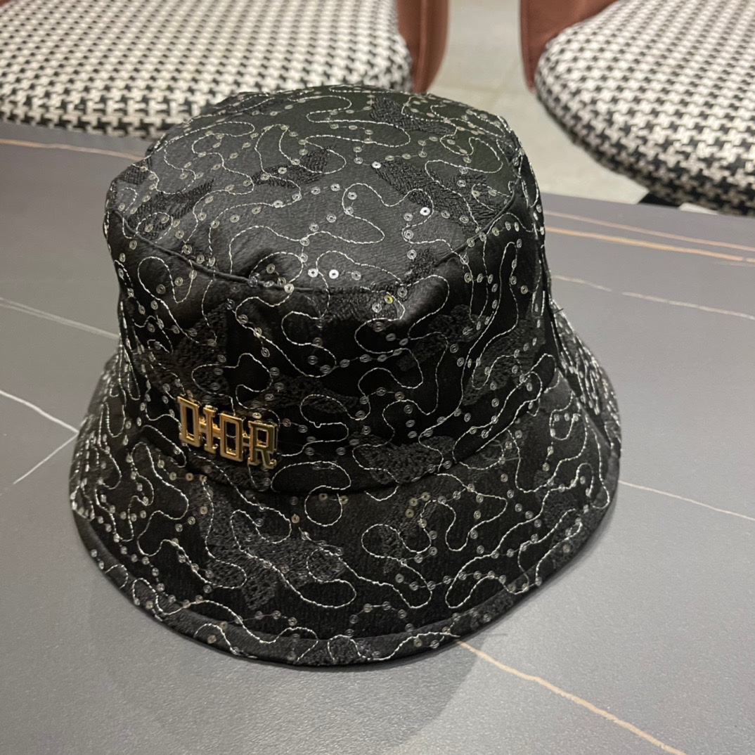 
Dior(迪奥)2024新款渔夫帽， 精致純也格调很有感觉，很酷很时尚，质量超赞