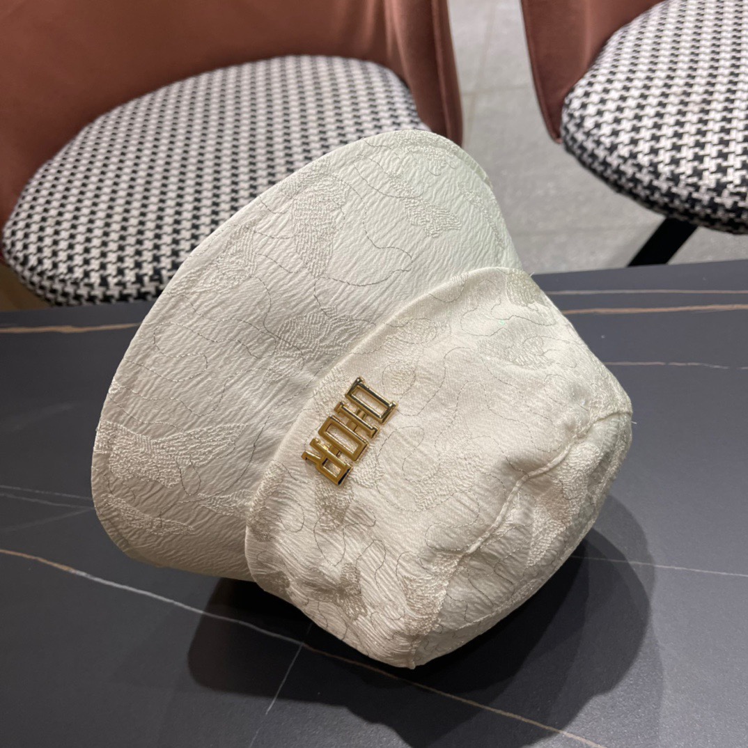 
Dior(迪奥)2024新款渔夫帽， 精致純也格调很有感觉，很酷很时尚，质量超赞