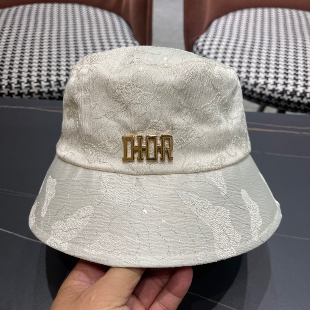 
Dior(迪奥)2024新款渔夫帽， 精致純也格调很有感觉，很酷很时尚，质量超赞