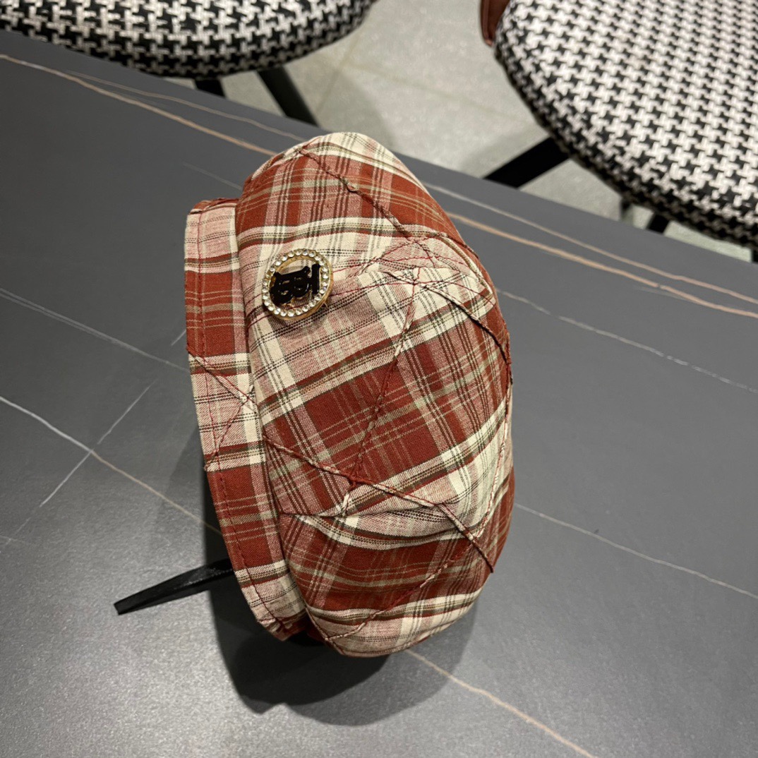  Burberry巴宝莉2024早秋新款格子贝雷帽，画家帽，头围57cm