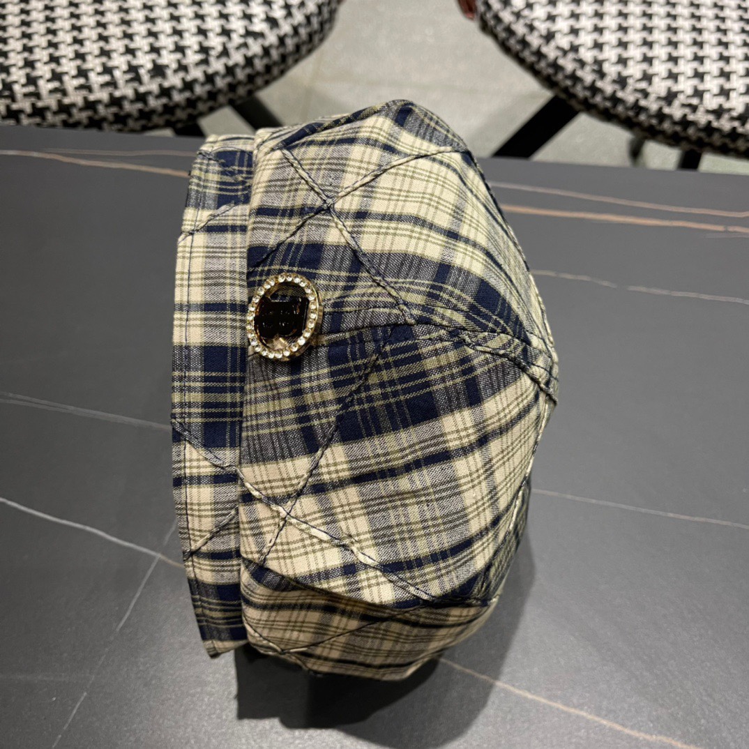  Burberry巴宝莉2024早秋新款格子贝雷帽，画家帽，头围57cm