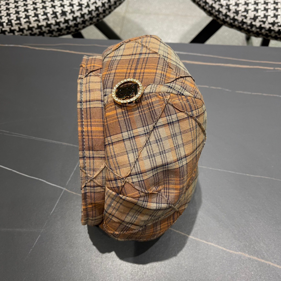  Burberry巴宝莉2024早秋新款格子贝雷帽，画家帽，头围57cm