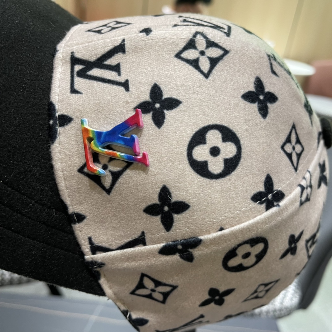  🧢路易威登棒球帽 LouisVuitton😍新款毛绒秋冬款LV棒球帽，重工打造♥️百搭款🤗男女通用！跑