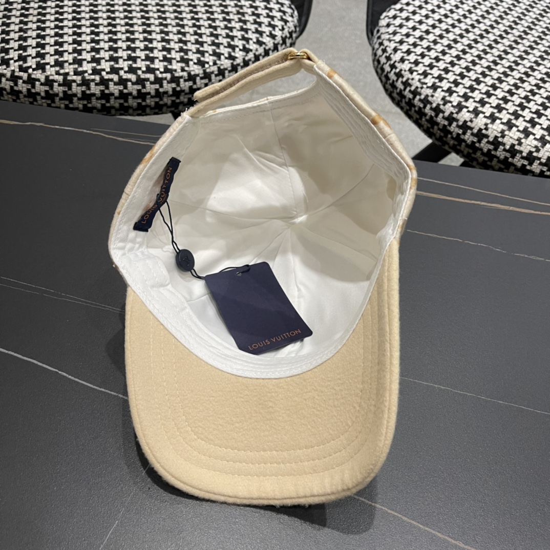  🧢路易威登棒球帽 LouisVuitton😍新款毛绒秋冬款LV棒球帽，重工打造♥️百搭款🤗男女通用！跑