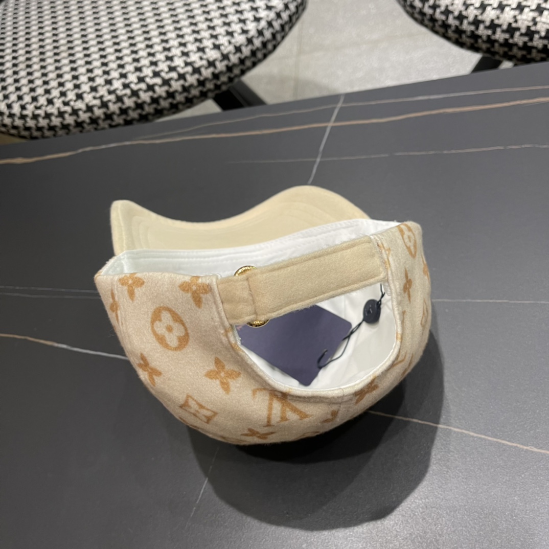  🧢路易威登棒球帽 LouisVuitton😍新款毛绒秋冬款LV棒球帽，重工打造♥️百搭款🤗男女通用！跑