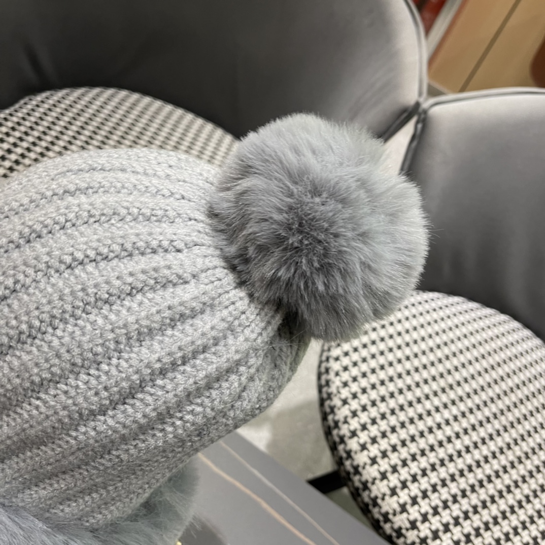 蒙口moncler2024秋冬款毛球耳朵毛绒帽女户外加绒保暖套头帽针织护耳东北雷锋帽