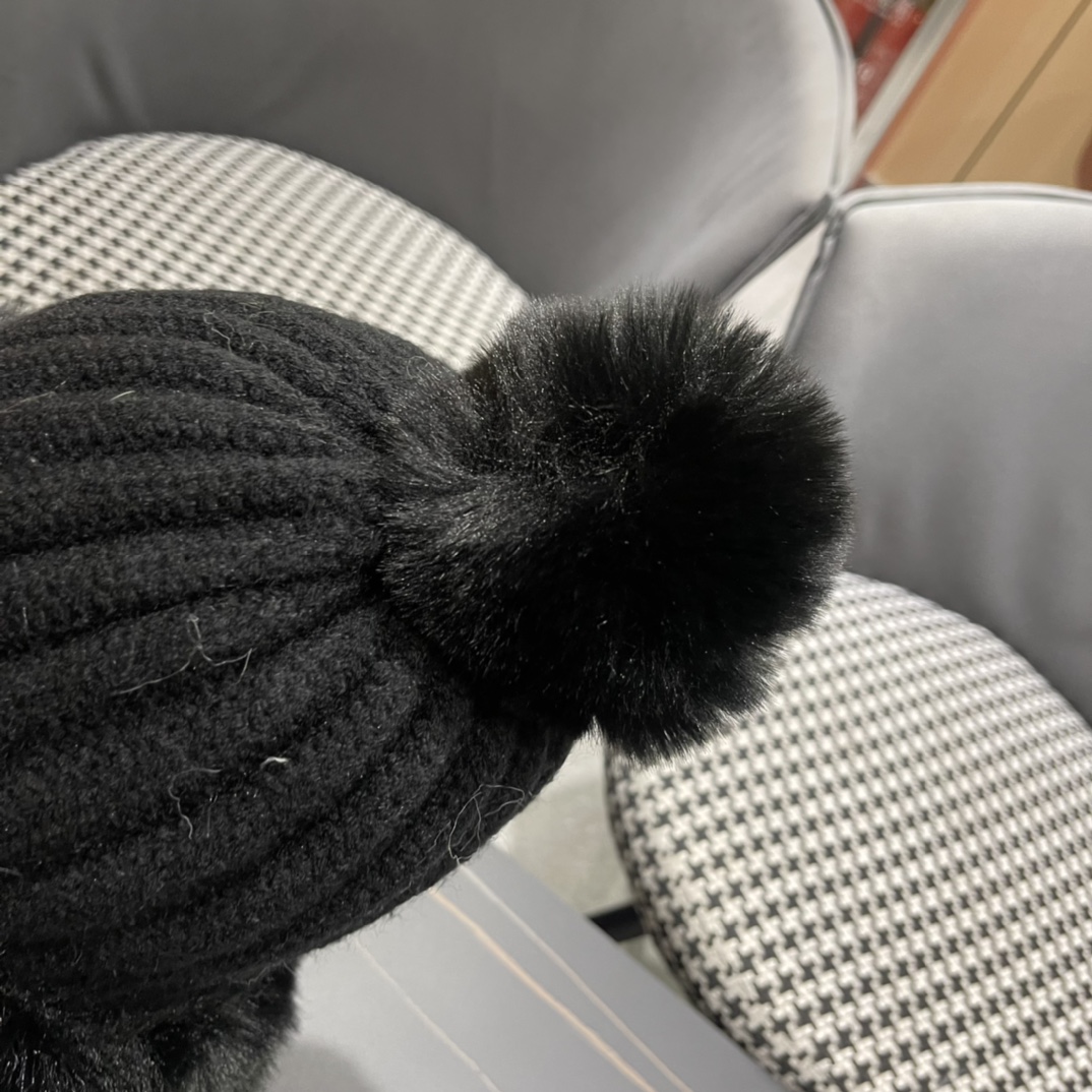 蒙口moncler2024秋冬款毛球耳朵毛绒帽女户外加绒保暖套头帽针织护耳东北雷锋帽