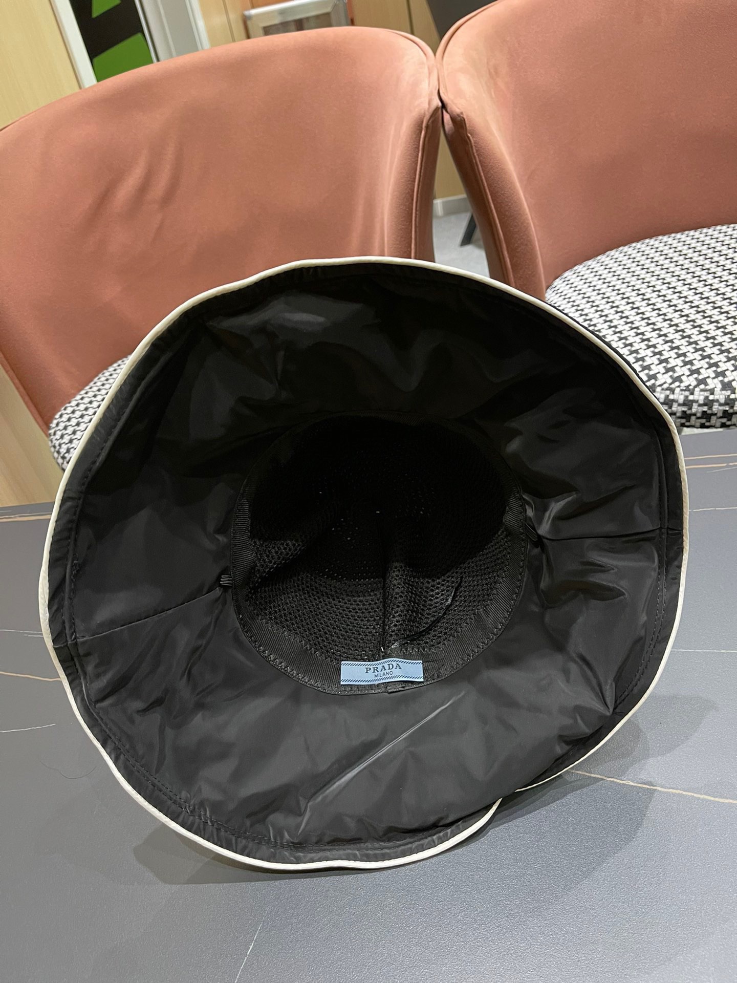  【PRADA普拉达】2024春夏款大沿蝴蝶结遮阳渔夫帽🌈更有质感的一款