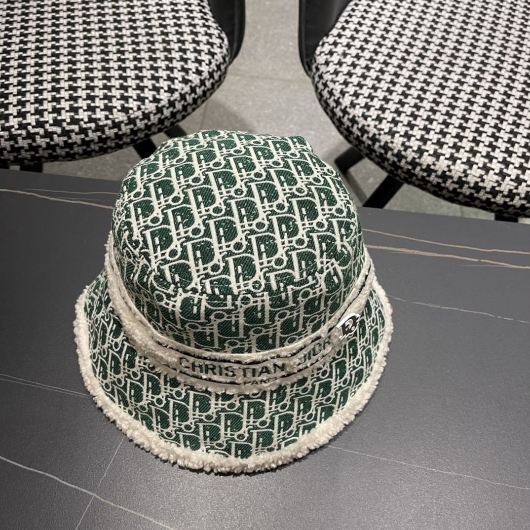 Dior 迪奥 新款原单秋冬款毛绒渔夫帽， 精致純也格调很有感觉，很酷很时尚，质量超赞