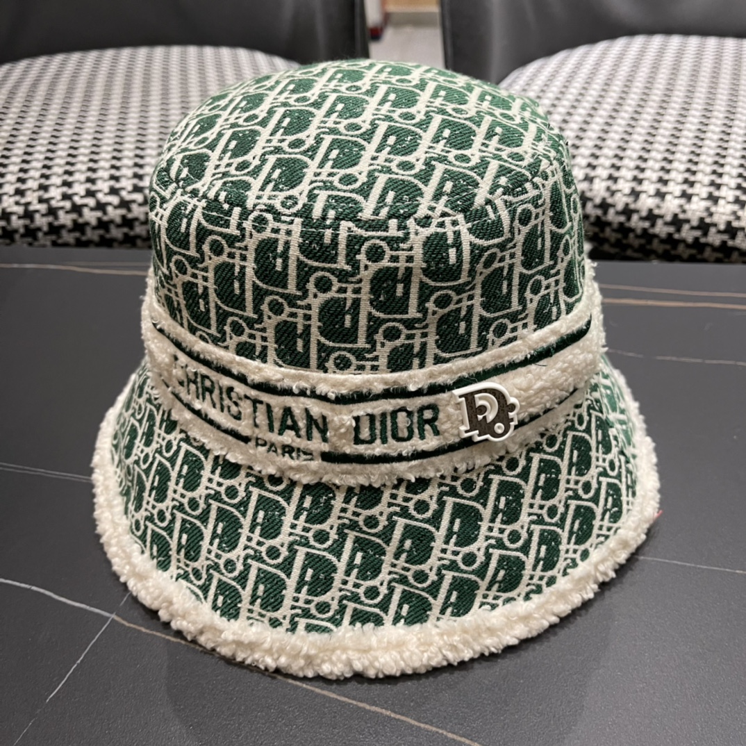 Dior 迪奥 新款原单秋冬款毛绒渔夫帽， 精致純也格调很有感觉，很酷很时尚，质量超赞