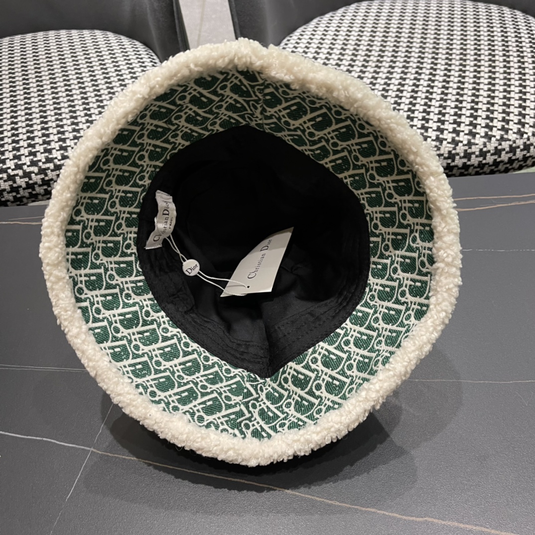 Dior 迪奥 新款原单秋冬款毛绒渔夫帽， 精致純也格调很有感觉，很酷很时尚，质量超赞