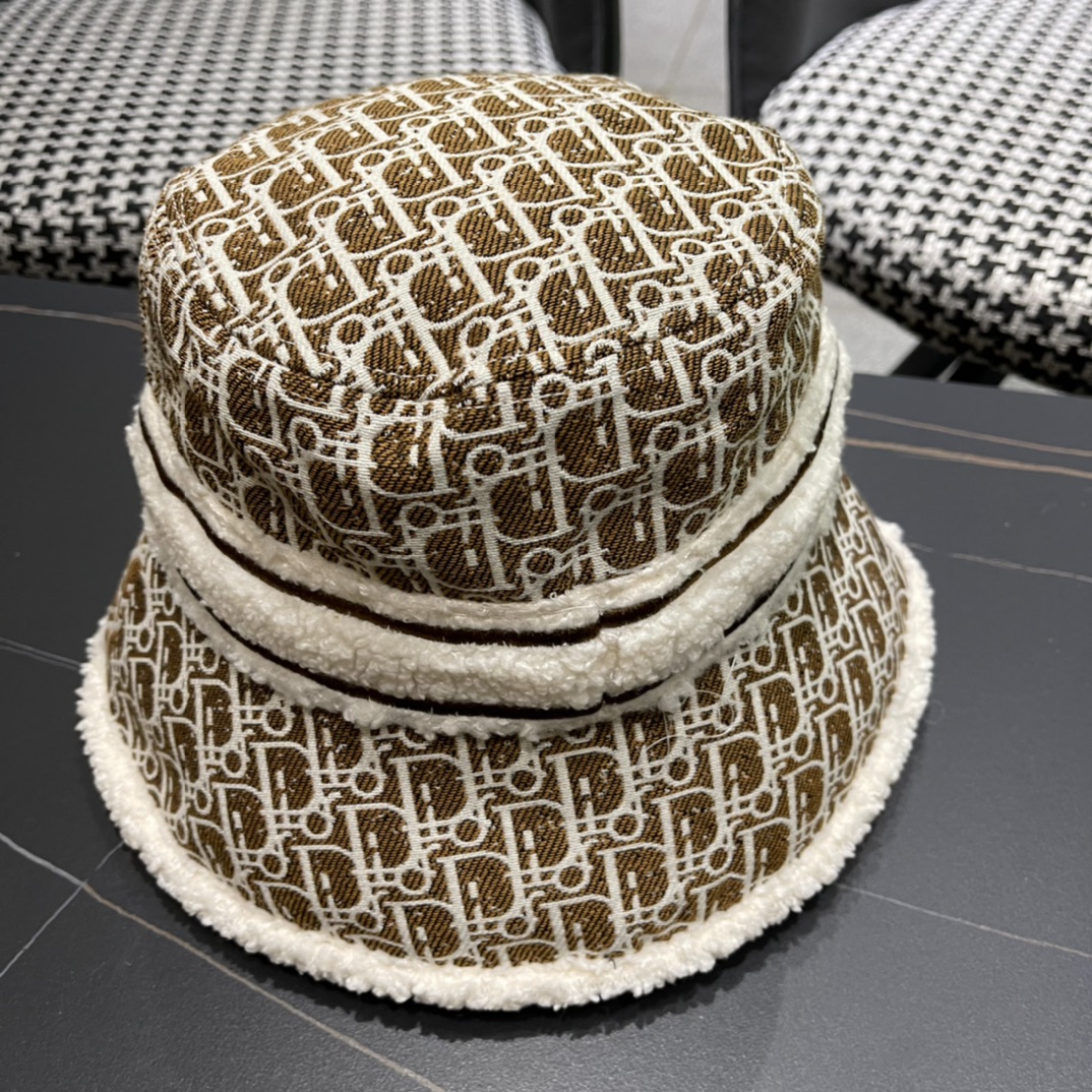 Dior 迪奥 新款原单秋冬款毛绒渔夫帽， 精致純也格调很有感觉，很酷很时尚，质量超赞