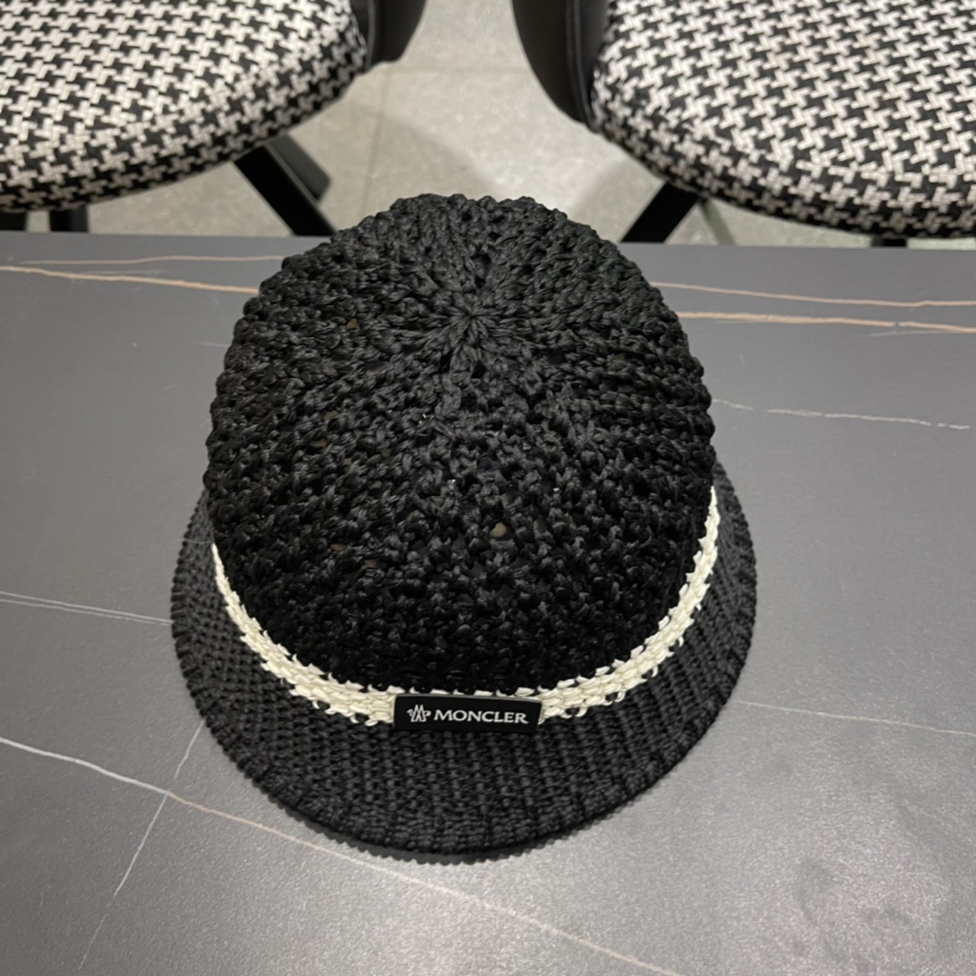  MONCLER蒙口🎩春新款镂空透气渔夫帽
超火爆💖质感很赞，出街超好搭配！时尚潮流！快快入手哦！