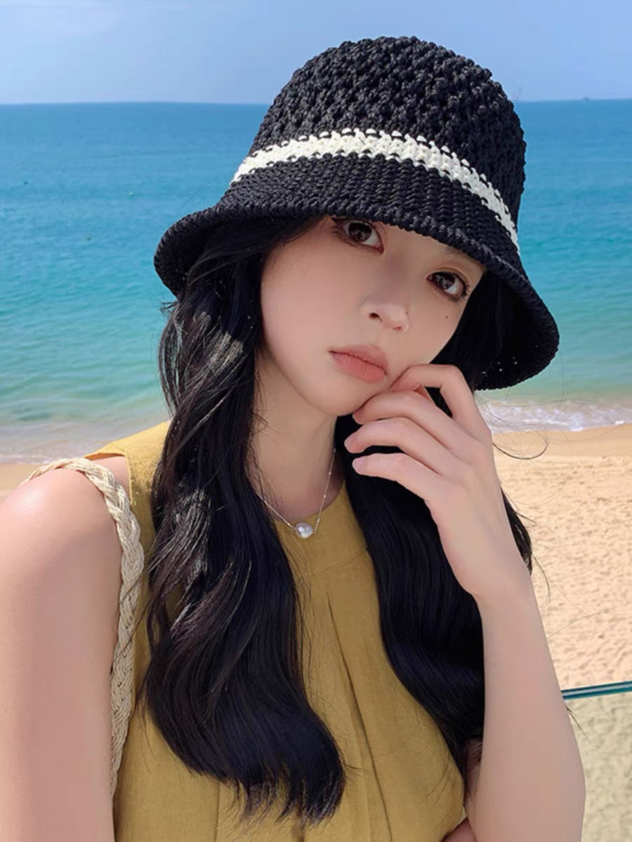  MONCLER蒙口🎩春新款镂空透气渔夫帽
超火爆💖质感很赞，出街超好搭配！时尚潮流！快快入手哦！