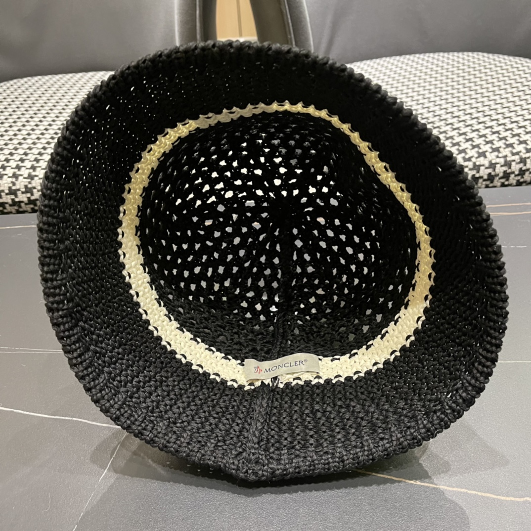  MONCLER蒙口🎩春新款镂空透气渔夫帽
超火爆💖质感很赞，出街超好搭配！时尚潮流！快快入手哦！