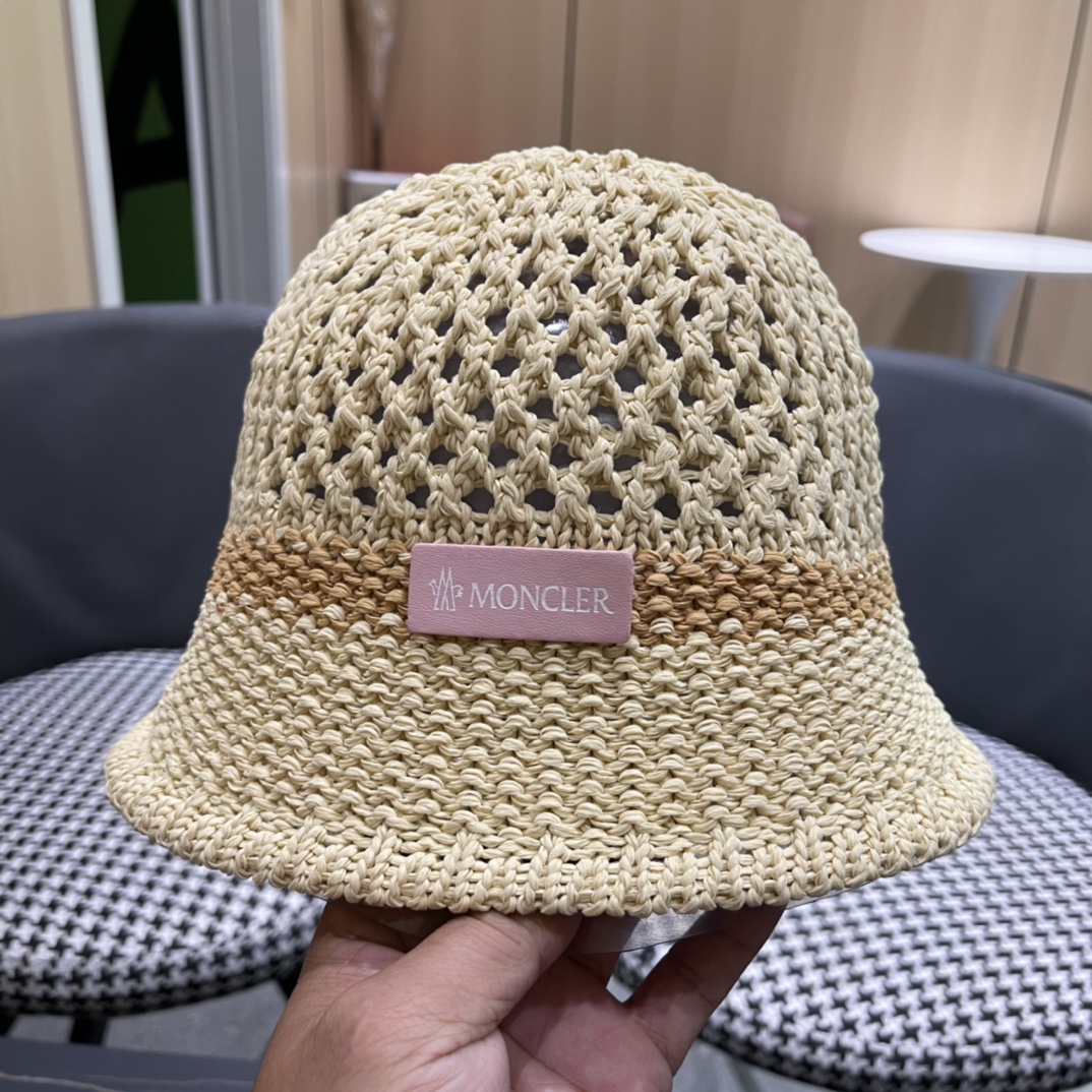 MONCLER蒙口🎩春新款镂空透气渔夫帽
超火爆💖质感很赞，出街超好搭配！时尚潮流！快快入手哦！