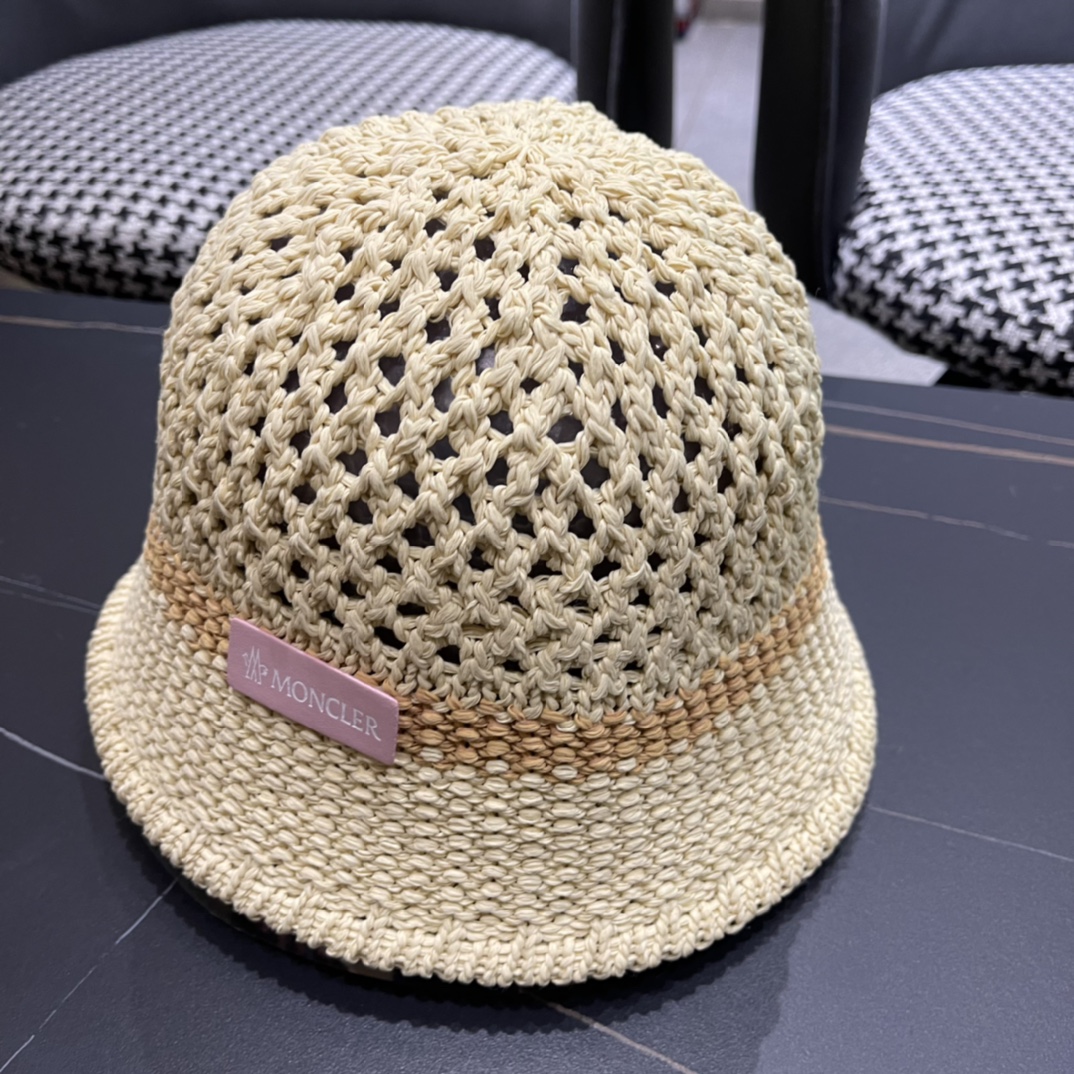  MONCLER蒙口🎩春新款镂空透气渔夫帽
超火爆💖质感很赞，出街超好搭配！时尚潮流！快快入手哦！