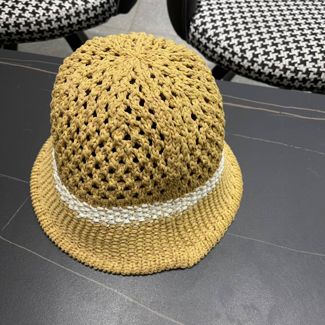  MONCLER蒙口🎩春新款镂空透气渔夫帽
超火爆💖质感很赞，出街超好搭配！时尚潮流！快快入手哦！