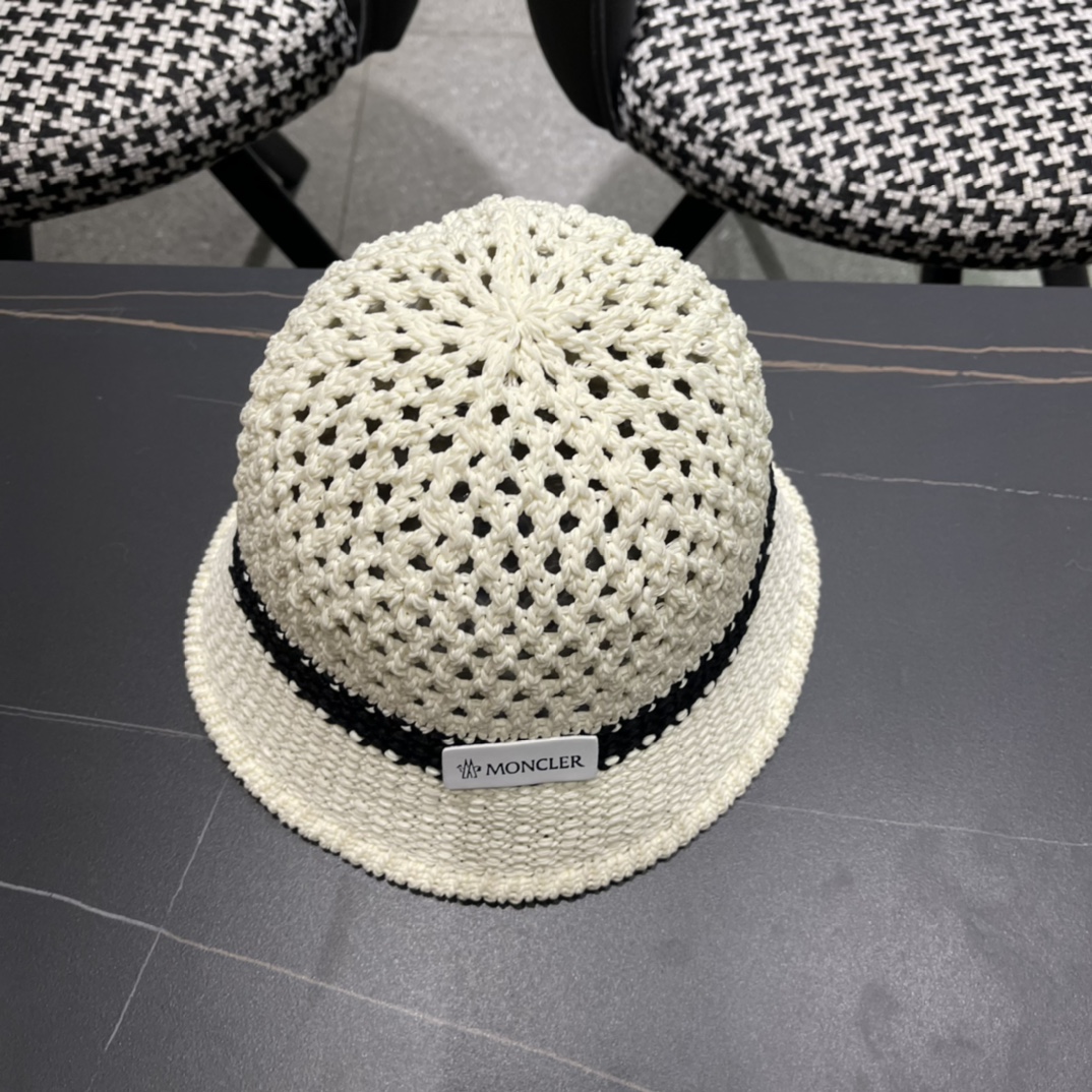  MONCLER蒙口🎩春新款镂空透气渔夫帽
超火爆💖质感很赞，出街超好搭配！时尚潮流！快快入手哦！
