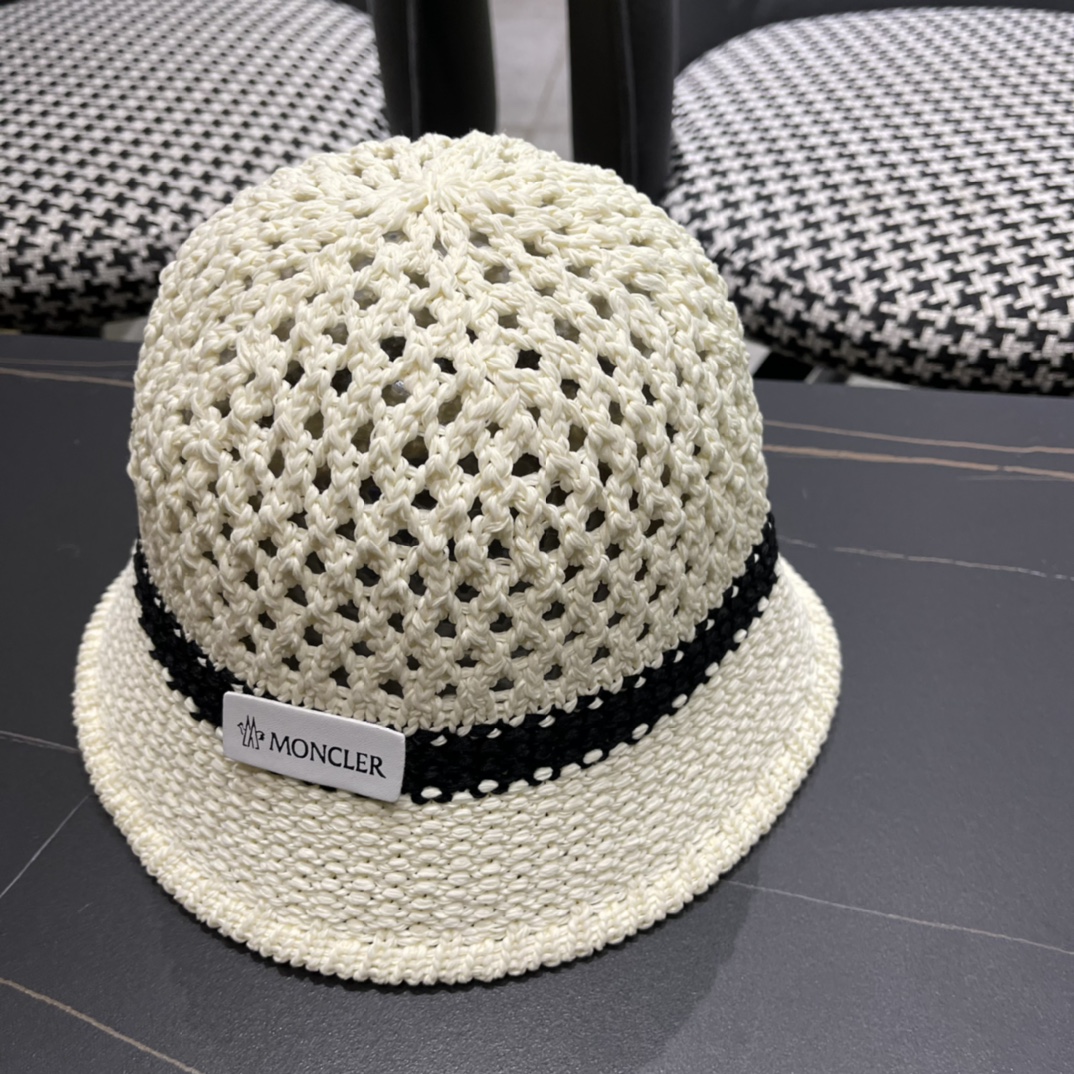  MONCLER蒙口🎩春新款镂空透气渔夫帽
超火爆💖质感很赞，出街超好搭配！时尚潮流！快快入手哦！