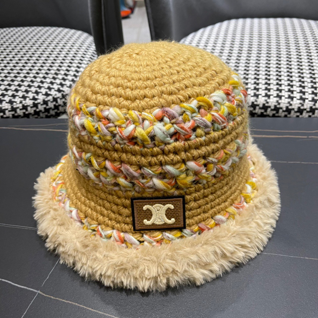 NO:365324,Celine Celine's new autumn and winter knitted hat color-blocked wool hat fashionable and versatile face showing small warm trend hat fisherman hat baseball hat knit hat, hat, celine, celine, espadrilles, hats赛琳Celine新款秋冬季针织帽拼色毛线帽子时尚百搭显脸小保暖潮帽帽子渔夫帽棒球帽针织帽,帽子,celine,celine,espadrilles,hats,hat