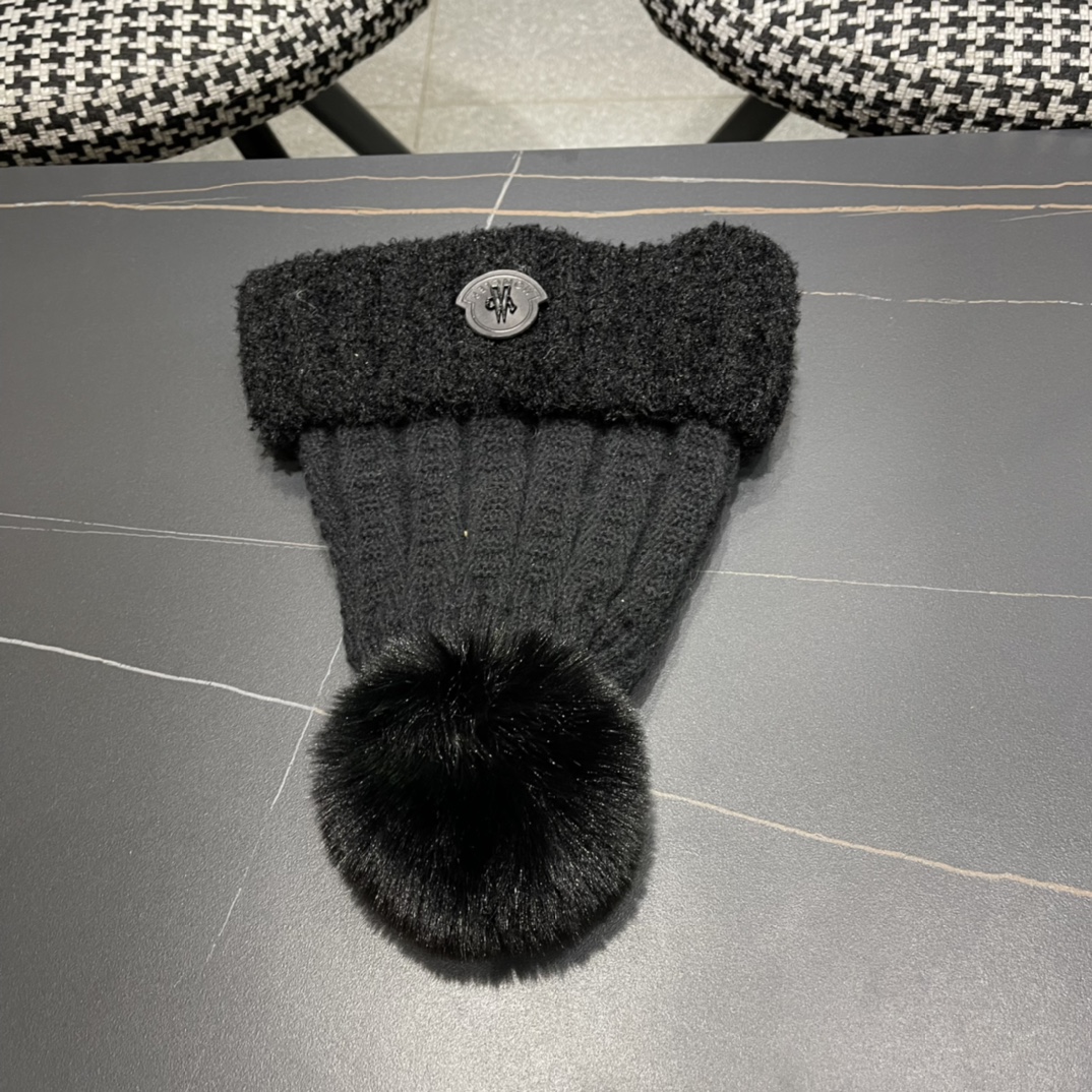 蒙口MONCLER针织毛线帽保暖护耳帽