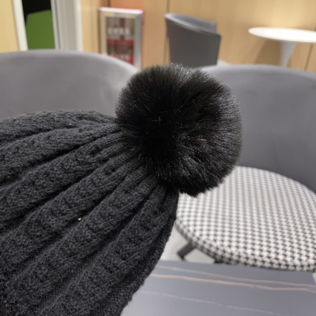 蒙口MONCLER针织毛线帽保暖护耳帽