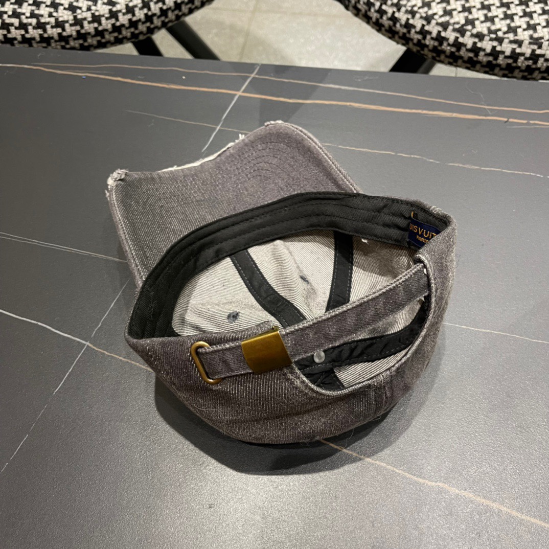  路易威登LouisVuitton2024新款牛仔棒球帽🧢  
LV棒球帽，简约大气，男女通用