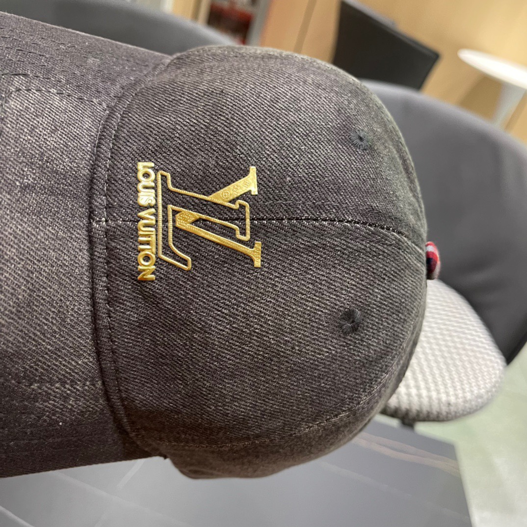  路易威登LouisVuitton2024新款牛仔棒球帽🧢  
LV棒球帽，简约大气，男女通用