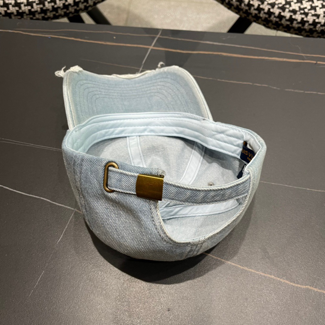  路易威登LouisVuitton2024新款牛仔棒球帽🧢  
LV棒球帽，简约大气，男女通用