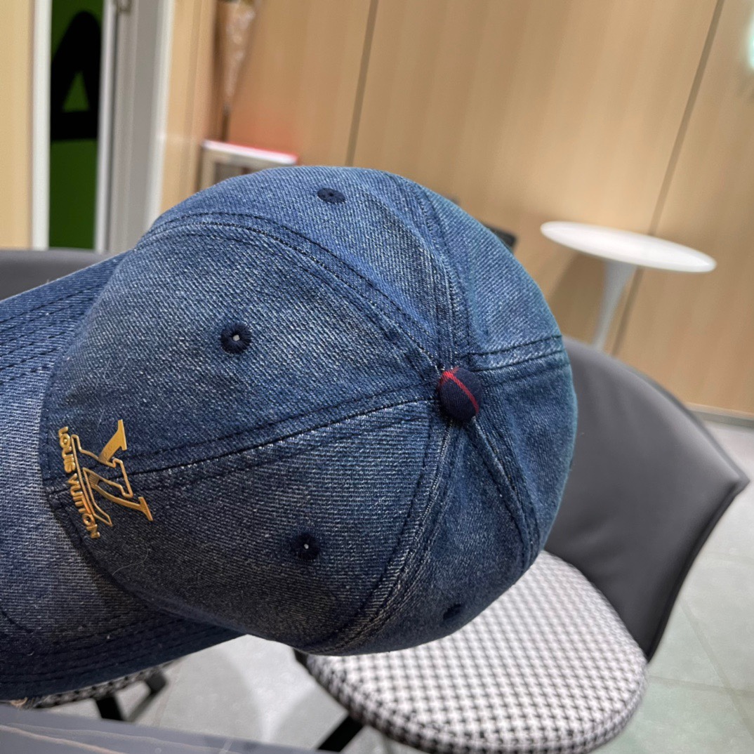  路易威登LouisVuitton2024新款牛仔棒球帽🧢  
LV棒球帽，简约大气，男女通用