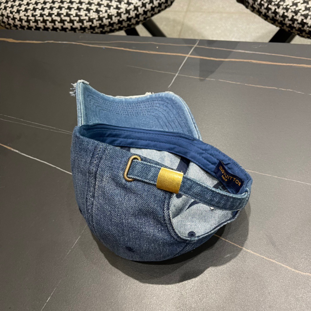  路易威登LouisVuitton2024新款牛仔棒球帽🧢  
LV棒球帽，简约大气，男女通用