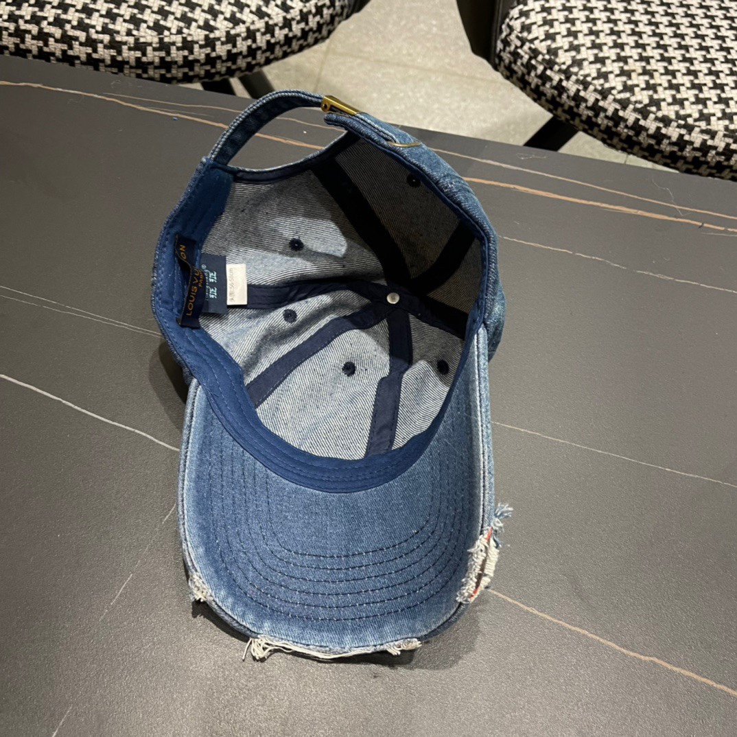  路易威登LouisVuitton2024新款牛仔棒球帽🧢  
LV棒球帽，简约大气，男女通用