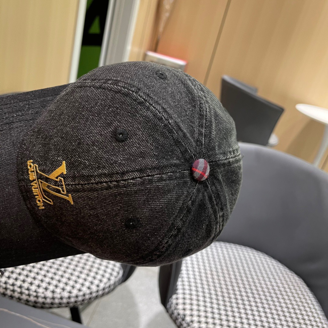  路易威登LouisVuitton2024新款牛仔棒球帽🧢  
LV棒球帽，简约大气，男女通用