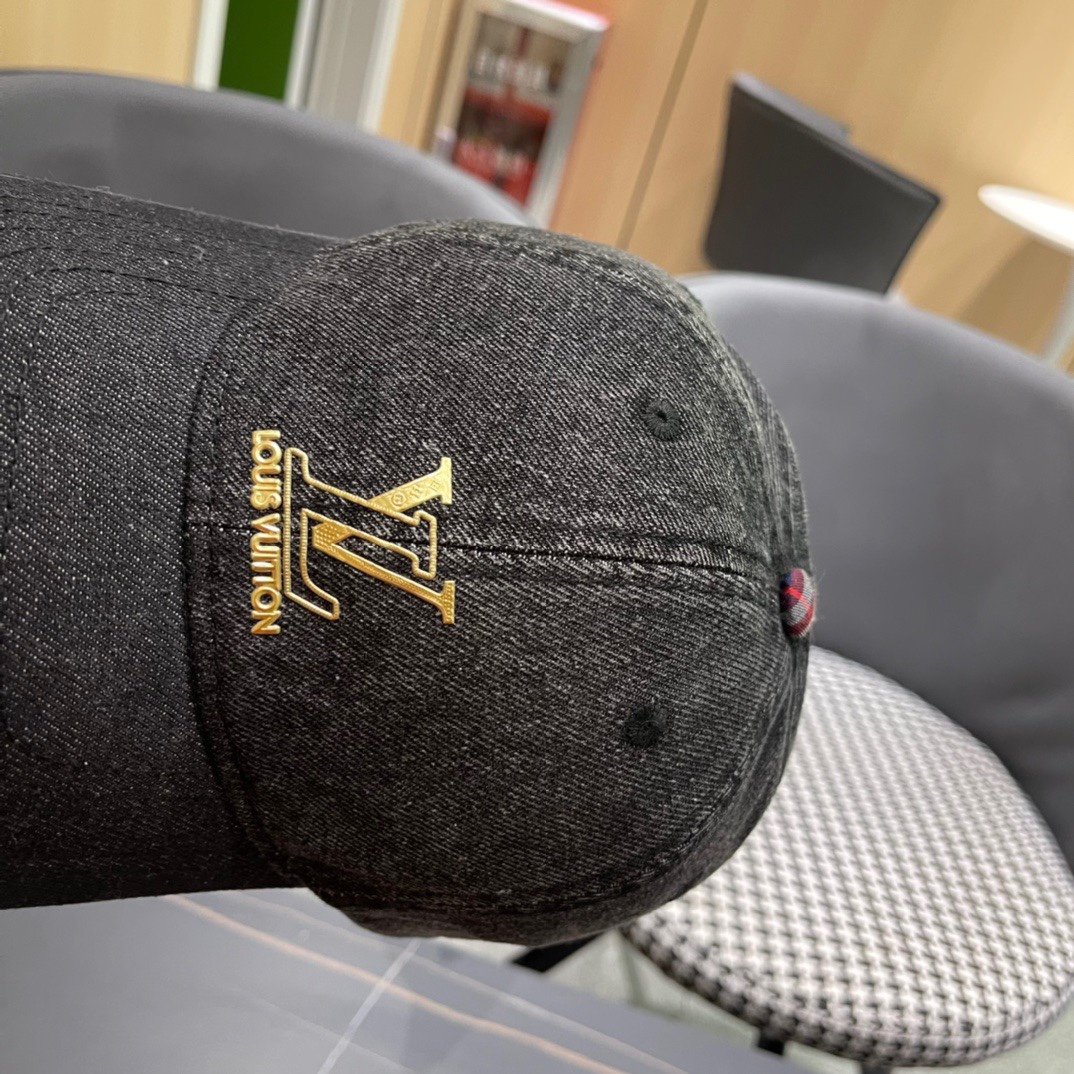  路易威登LouisVuitton2024新款牛仔棒球帽🧢  
LV棒球帽，简约大气，男女通用