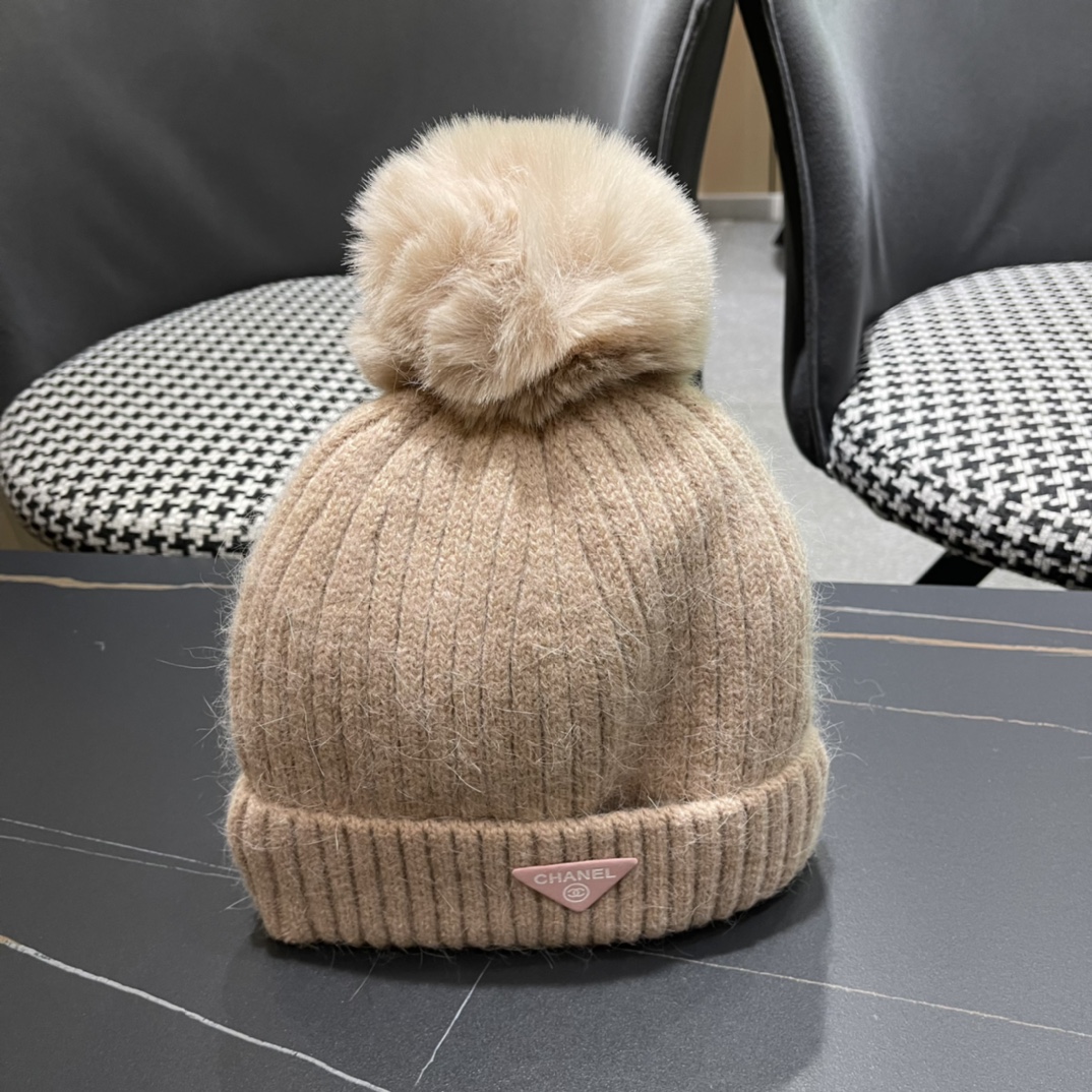  CHANEL香奈儿】新款小香风毛球针织毛线帽，大牌系列