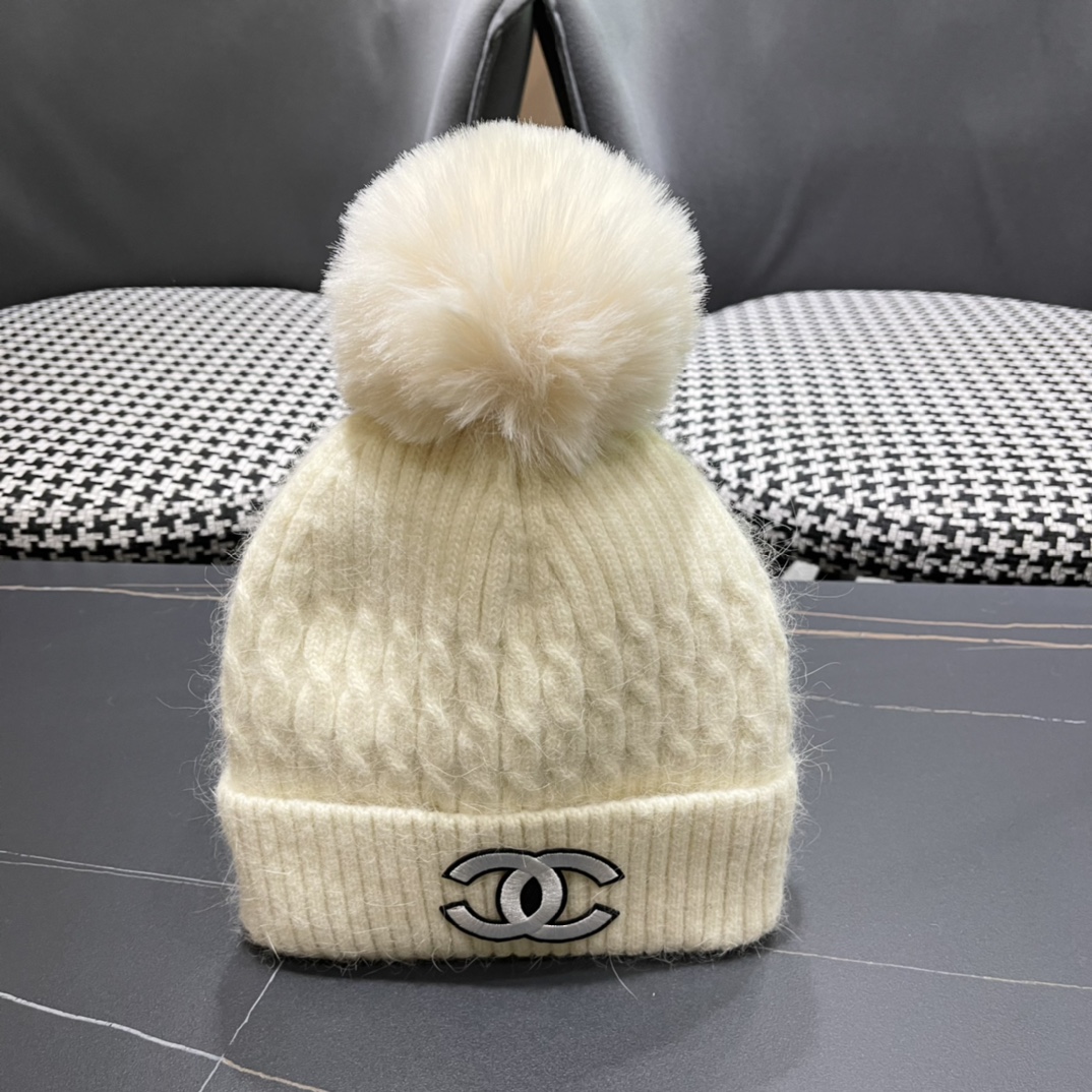  Chanel香奈儿秋冬网红时尚博主推荐款毛线帽，小红书爆款，手感超柔软舒适的针织线帽，弹性极佳！