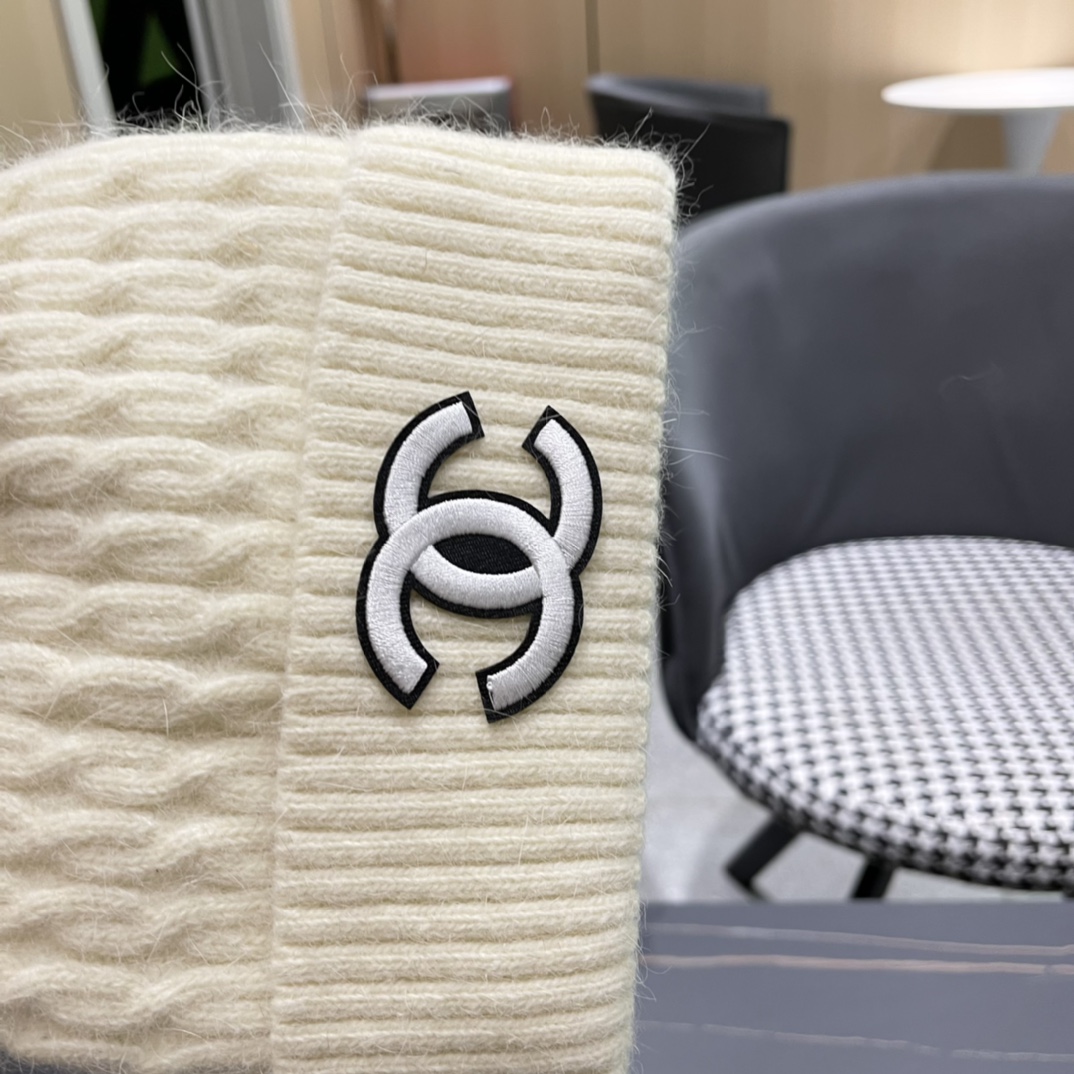  Chanel香奈儿秋冬网红时尚博主推荐款毛线帽，小红书爆款，手感超柔软舒适的针织线帽，弹性极佳！