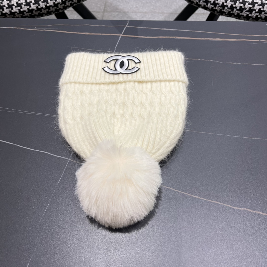  Chanel香奈儿秋冬网红时尚博主推荐款毛线帽，小红书爆款，手感超柔软舒适的针织线帽，弹性极佳！
