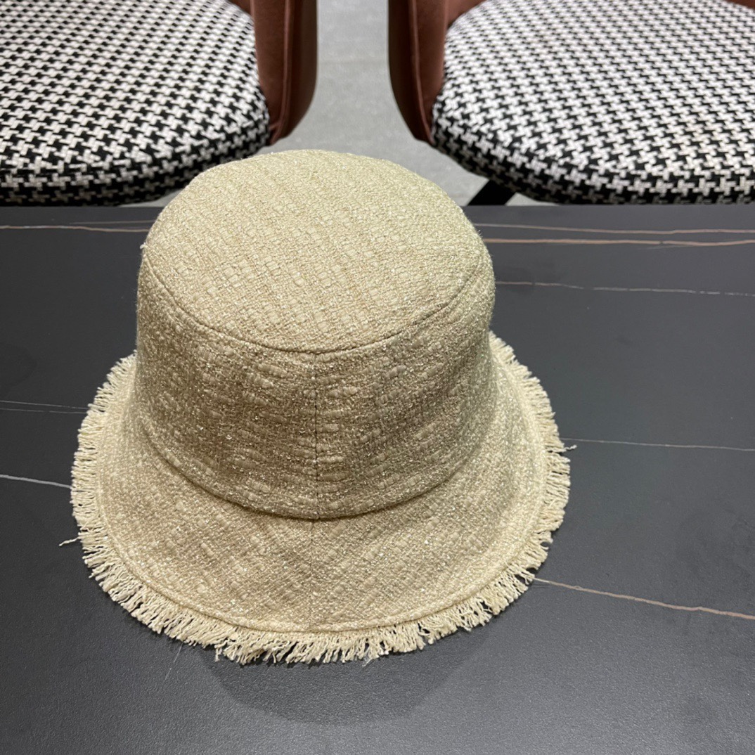 【CELINE赛琳】2024新款遮阳渔夫帽🌈
双层黑胶遮阳～更有质感的一款