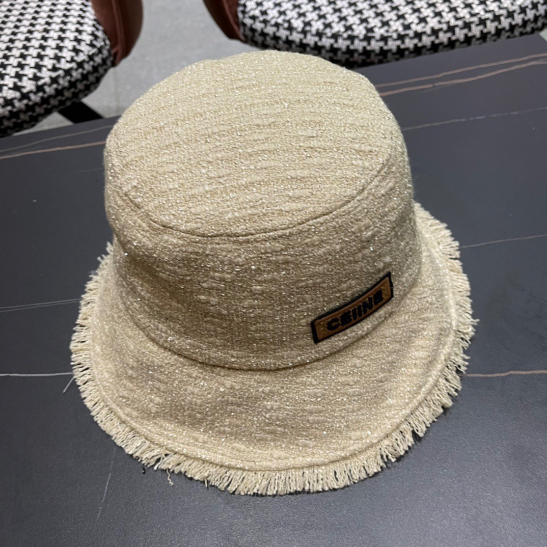 【CELINE赛琳】2024新款遮阳渔夫帽🌈
双层黑胶遮阳～更有质感的一款